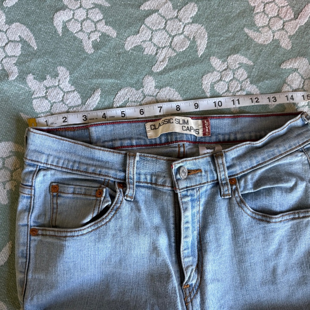Levi Classic Slim Capris Size 10 Jeans - Picture 10 of 11